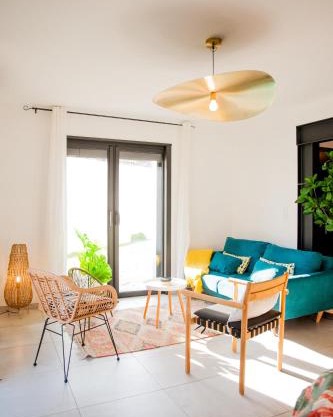 NoMad Home, avec 1 parking privé à 2 pas de La Cité Médiévale