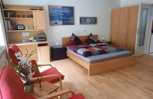 Non-smoking vacation apartment with sunny garden terrace