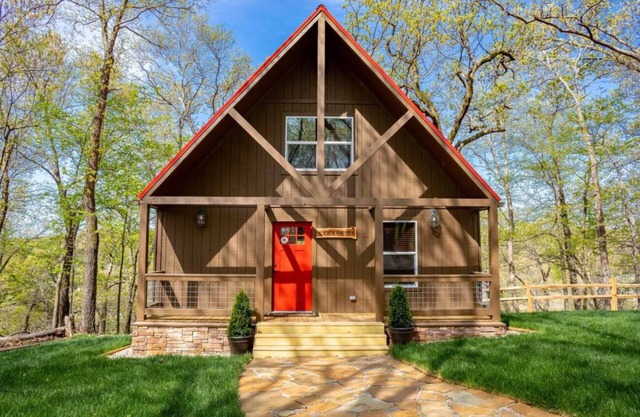 Norfolk Cabin (Boat Slip Included)