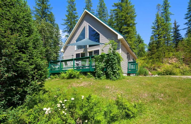 North Fork Hideaway near Glacier National Park