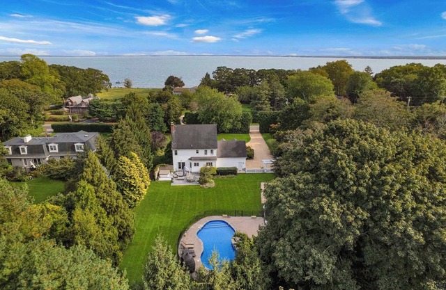 North Fork Manor: Heated Pool, Hot tub