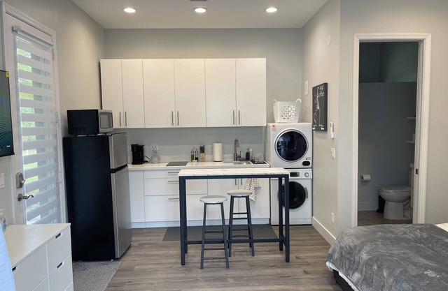 North Naples Studio 10 minutes drive to the beach