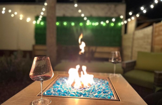 North Oakland Home w/70s Lounge+Patio