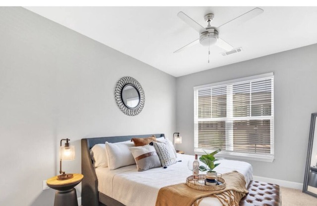 Northlake Gem minutes from Uptown