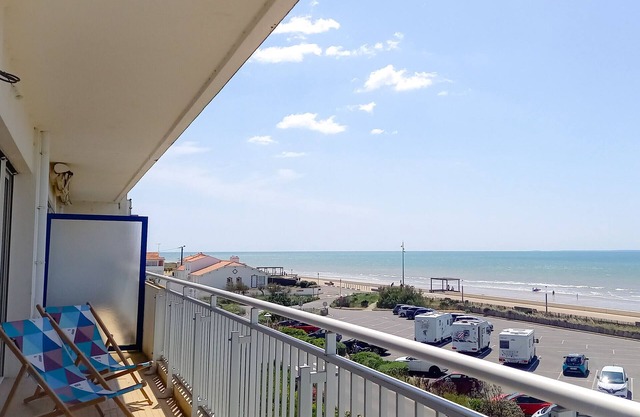 Notre-Dame-de-Monts - 2-bedroom apartment with ocean view, balcony, near beach & shops