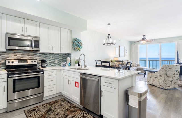 Nov Specials! Gulf Front, 2nd floor!