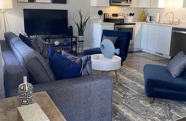 November 17th-25th available. Fall is Fabulous! Oceanview and pet friendly!