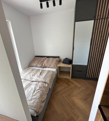 Nowa Apartmenty - parking lotniskowy