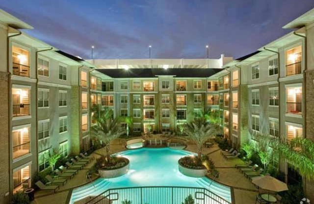 NRG Park - Spacious Two-Bedroom Two-Bathroom Apartment