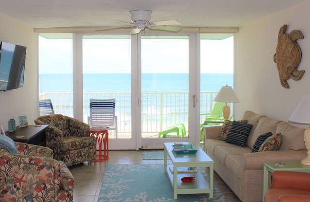 NSB Beautiful 2/2 Condo DIRECT OCEANFRONT on No Drive Beach w/OCEANFRONT Pool