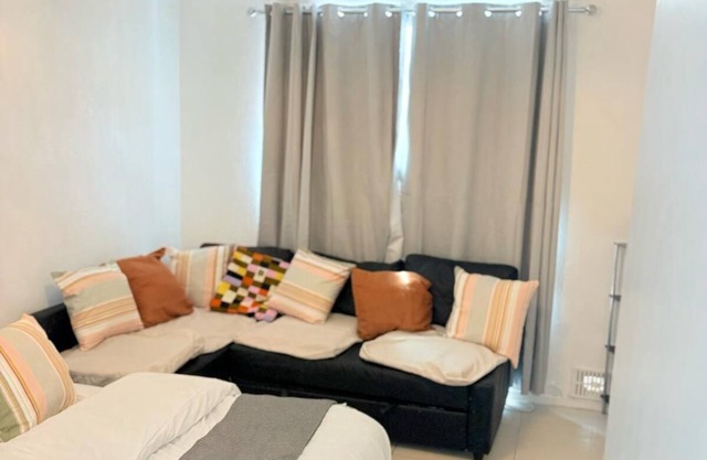 ntJ&J Stays Abbeywoodn4-Bedroom Serviced accommodation Contractors and Families