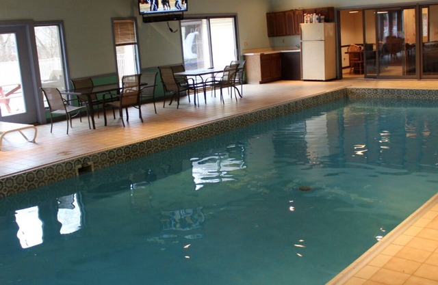 ntSleeps 18 w/Indoor Basketball Pickleball Court,2-Heated Pools & Hot Tub!