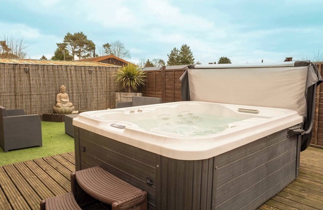 Nualas Lodge | Family-Friendly Hot Tub Break