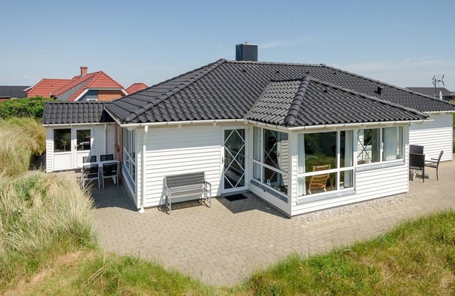 "Nyssa" - 350m from the sea by Interhome