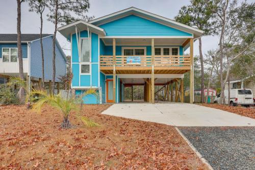 Oak Island Fall Getaway Coastal Home and Deck