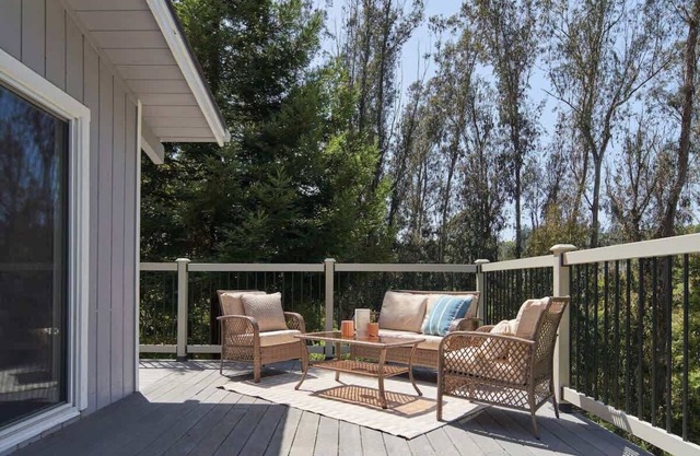 Oak Landing in Aptos Hills
