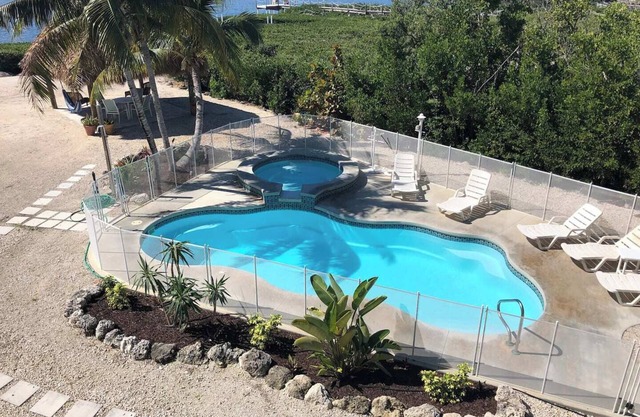 Oasis - Ocean front with pool