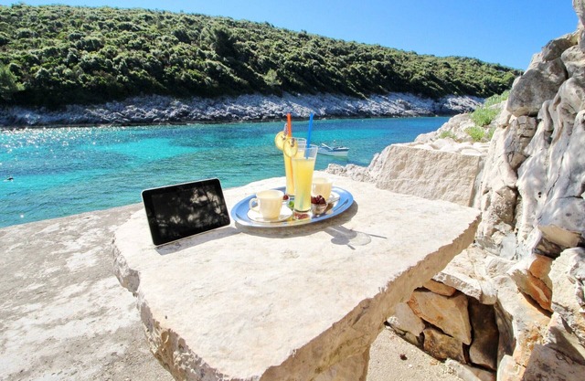 Oasis of Paradise - One Bedroom Apartment with Terrace and Sea View