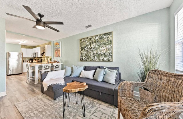 Ocean Blue Cottage|1 Block to Beach| Close to Mayo