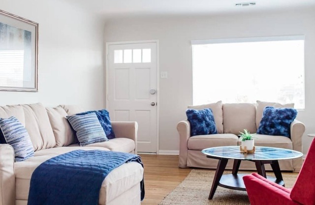 Ocean Breezey * Gated Front Yard * Washer Dryer * AC