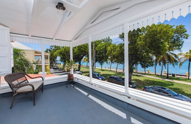 Ocean front 2 bedrooms suite with personal balcony