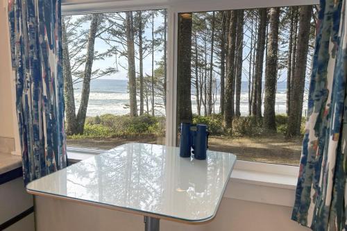 Ocean Front, Cottage at Oregon House, Stairs to the Beach!