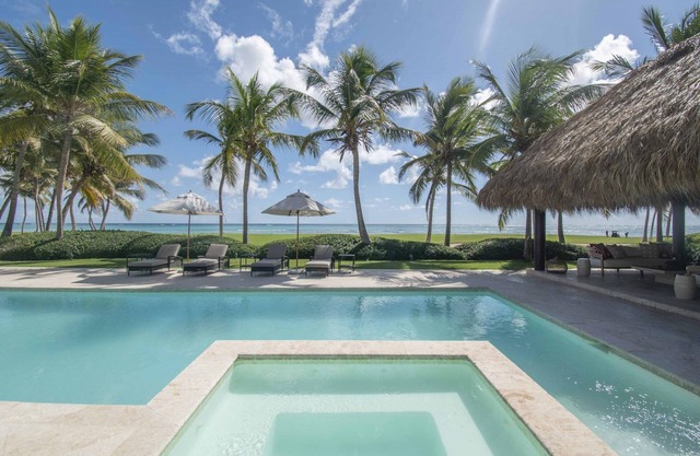 Ocean Front Luxury Villa in Golf and Beach Resort