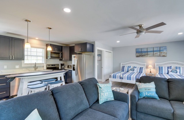 Ocean Isle Beach Vacation Rental ~ 1 Mi to Pier!