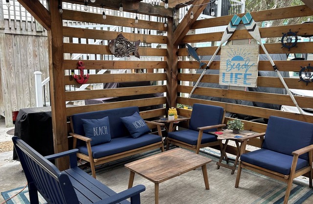 Ocean Lakes Cottage. 1 Halloweekend Now Available!