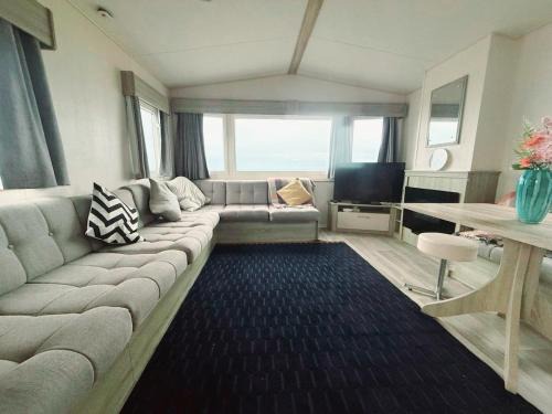 Ocean Nest-Beach Front - Lux- Sea View- 3-Bedroom Caravan- 8 Sleeps