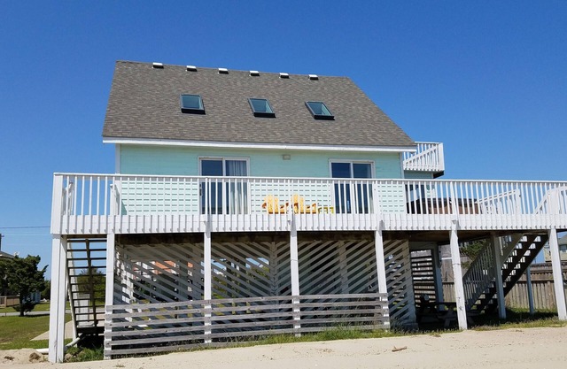 Ocean & Sound Views - Dog Friendly - 3BR/2Bath-3 min walk to beach.