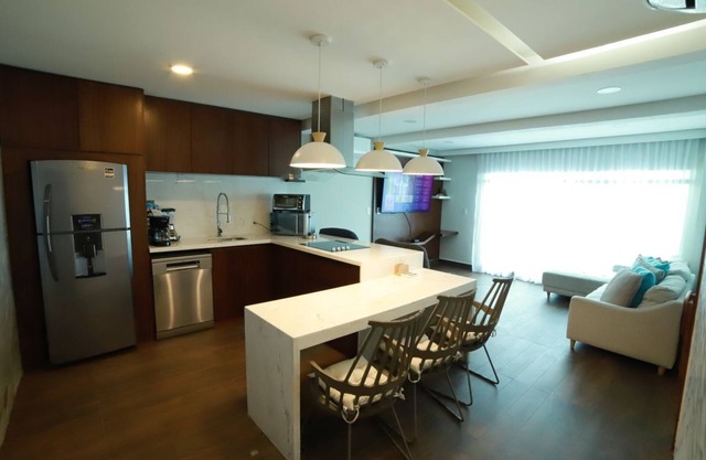 Ocean View 2BR Apartment in Cancun Hotel Zone - Prime Location!