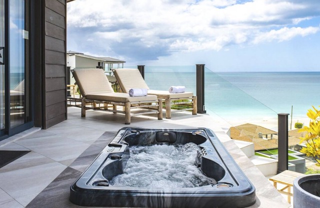Ocean View Jacuzzi Suite