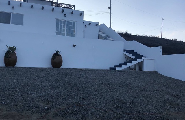 Ocean View, modern new, private, quiet guarded community
