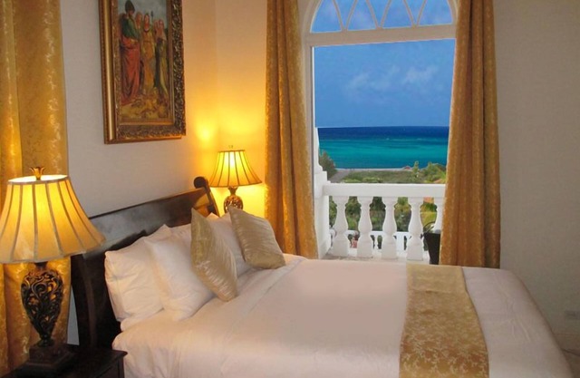 Ocean West Boutique Hotel