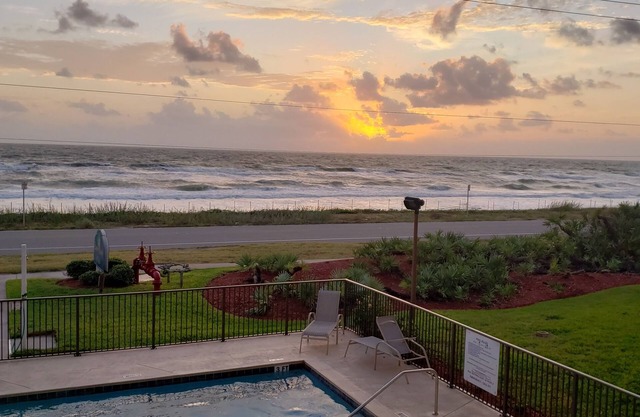 OCEANFRONT 3BR/2BA sleeps 8. Updated amenities, with balcony. Beach & pool view.