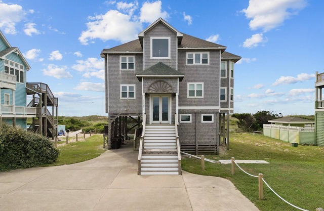 Oceanfront 5 bedroom home in Frisco!