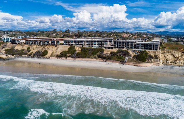 Oceanfront Community of Del Mar Beach Club Pool-Side Condo with AC!