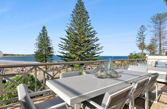 -Oceanfront Elegance: A Coastal Haven in Collaroy Basin's Finest position