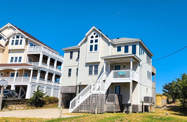 Oceanfront home with private hot tub, pool, washer/dryer & central AC