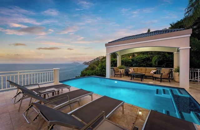 Oceanfront Luxury | Peterborg | Infinity Pool
