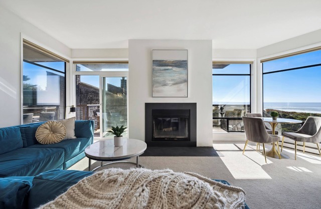 Oceanfront stunning views