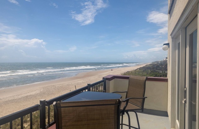 Oceanfront: Beach, Sand and Views at Tranquility!