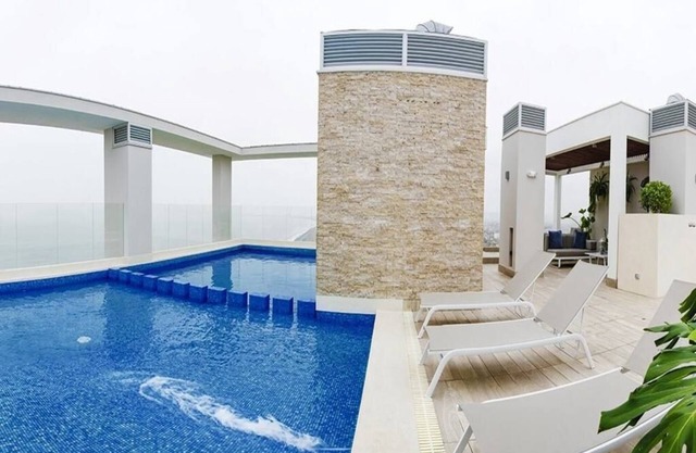 Oceanfront View & Club House/Close Airport -1305