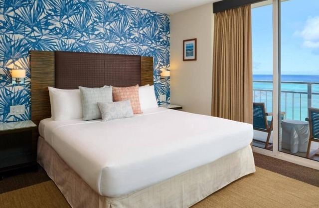Oceanfront View Junior Suite | Kaimana Beach Hotel | Right on the Sand