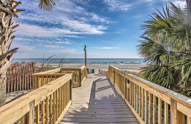 Oceanfront Views: Myrtle Beach Getaway w/Balcony!