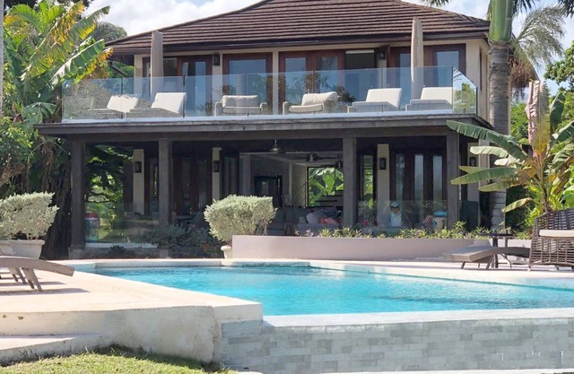 Oceanfront Villa @ Chukka Cove nr St Ann’s Bay; private deck, cove, pool, cook