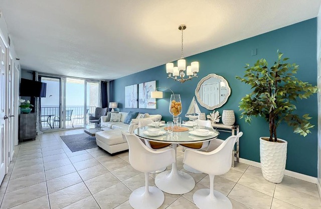 Oceania Beach Club 303