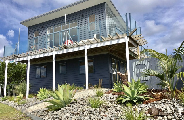 Oceans 8 - Mangawhai Heads Holiday Home