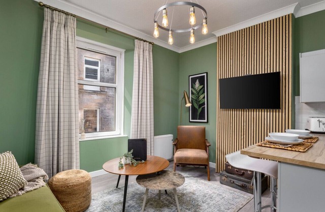 Ochill View Apartment by Stirling Train Station